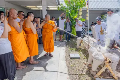 ประมวลภาพพิธีเททองหล่อพระอสีติมหาสาวก วัดจุฬามณี