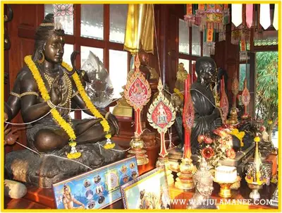 บรรยากาศภายในวัดจุฬามณี — ศาลา องค์เทพ ท้าวเวสสุวรรณ และบริเวณวัด (หน้า /visit)
