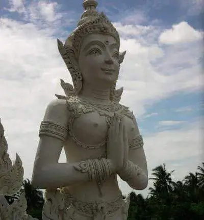 งานศิลป์ปูนปั้นวิหารพระพุทธโสภิตมุณี วัดจุฬามณี อำเภออัมพวา จังหวัดสมุทรสงคราม