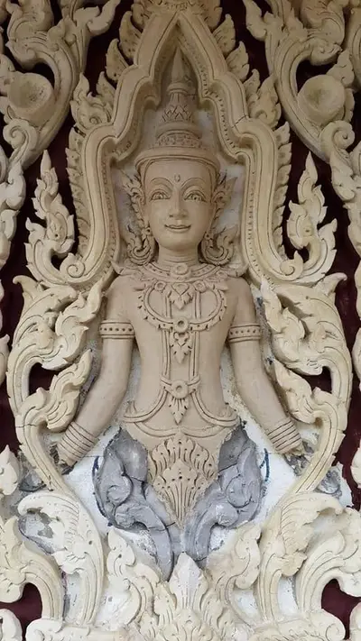 งานศิลป์ปูนปั้นวิหารพระพุทธโสภิตมุณี วัดจุฬามณี อำเภออัมพวา จังหวัดสมุทรสงคราม