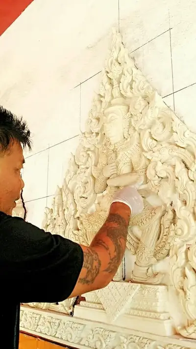 งานศิลป์ปูนปั้นวิหารพระพุทธโสภิตมุณี วัดจุฬามณี อำเภออัมพวา จังหวัดสมุทรสงคราม