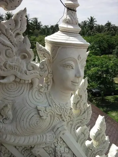 งานศิลป์ปูนปั้นวิหารพระพุทธโสภิตมุณี วัดจุฬามณี อำเภออัมพวา จังหวัดสมุทรสงคราม
