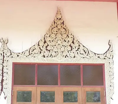 งานศิลป์ปูนปั้นวิหารพระพุทธโสภิตมุณี วัดจุฬามณี อำเภออัมพวา จังหวัดสมุทรสงคราม