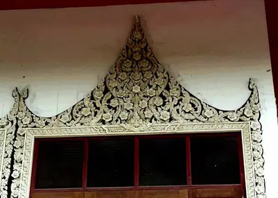 งานศิลป์ปูนปั้นวิหารพระพุทธโสภิตมุณี วัดจุฬามณี อำเภออัมพวา จังหวัดสมุทรสงคราม