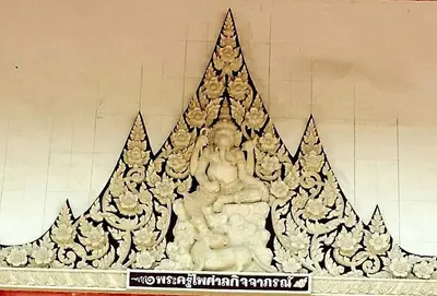 งานศิลป์ปูนปั้นวิหารพระพุทธโสภิตมุณี วัดจุฬามณี อำเภออัมพวา จังหวัดสมุทรสงคราม