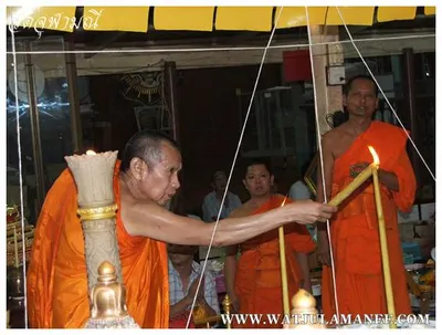 บรรยากาศการเตรียมมณฑลพิธีปลุกเสก คืนก่อนพิธี เหรียญรุ่น ๒ เลื่อนสมณศักดิ์ หลวงพ่ออิฏฐ์ วัดจุฬามณี ๒๕๕๒