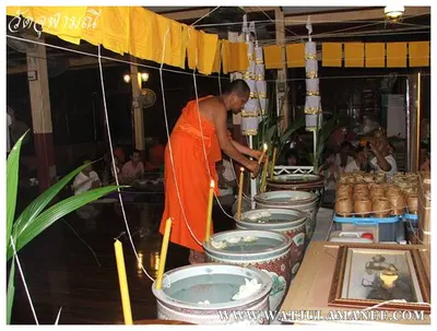 บรรยากาศการเตรียมมณฑลพิธีปลุกเสก คืนก่อนพิธี เหรียญรุ่น ๒ เลื่อนสมณศักดิ์ หลวงพ่ออิฏฐ์ วัดจุฬามณี ๒๕๕๒