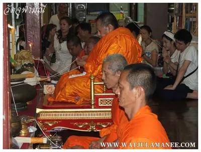 บรรยากาศการเตรียมมณฑลพิธีปลุกเสก คืนก่อนพิธี เหรียญรุ่น ๒ เลื่อนสมณศักดิ์ หลวงพ่ออิฏฐ์ วัดจุฬามณี ๒๕๕๒