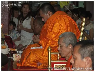 บรรยากาศการเตรียมมณฑลพิธีปลุกเสก คืนก่อนพิธี เหรียญรุ่น ๒ เลื่อนสมณศักดิ์ หลวงพ่ออิฏฐ์ วัดจุฬามณี ๒๕๕๒