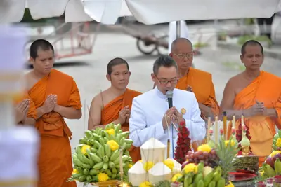 ประมวลภาพพิธีพุทธาภิเษกเหรียญเสมาบรมครู ท้าวเวสสุวรรณโณ รุ่นสร้างบารมี วัดจุฬามณี ปี ๒๕๖๐
