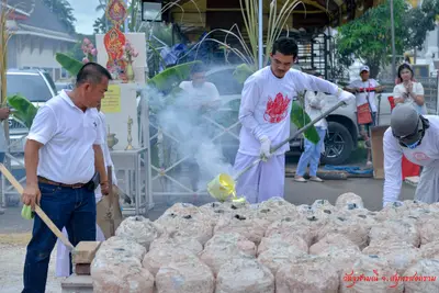 ประมวลภาพพิธีเททองหล่อองค์ท้าวเวสสุวรรณ ๗ องค์ วัดจุฬามณี ปี ๒๕๖๒