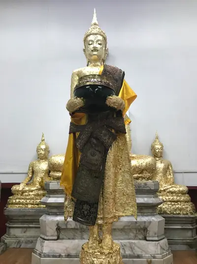 ประมวลภาพพิธีบวงสรวงองค์หลวงพ่อบ้านแหลม ปี ๒๕๖๔