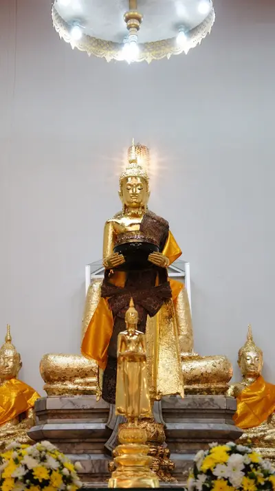 ประมวลภาพพิธีบวงสรวงองค์หลวงพ่อบ้านแหลม ปี ๒๕๖๔
