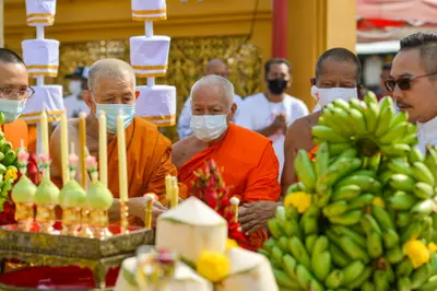ประมวลภาพพิธีบวงสรวงองค์หลวงพ่อบ้านแหลม ปี ๒๕๖๔