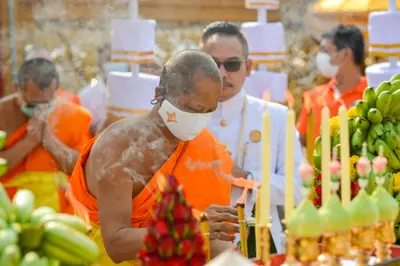 ประมวลภาพพิธีบวงสรวงองค์หลวงพ่อบ้านแหลม ปี ๒๕๖๔
