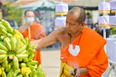 ประมวลภาพพิธีบวงสรวงองค์หลวงพ่อบ้านแหลม ปี ๒๕๖๔