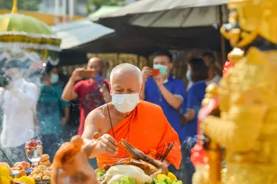 ประมวลภาพพิธีบวงสรวงองค์หลวงพ่อบ้านแหลม ปี ๒๕๖๔