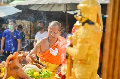 ประมวลภาพพิธีบวงสรวงองค์หลวงพ่อบ้านแหลม ปี ๒๕๖๔