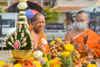 ประมวลภาพพิธีบวงสรวงองค์หลวงพ่อบ้านแหลม ปี ๒๕๖๔