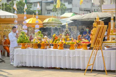 ประมวลภาพพิธีบวงสรวงองค์หลวงพ่อบ้านแหลม ปี ๒๕๖๔