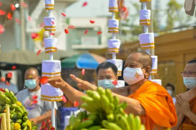 ประมวลภาพพิธีบวงสรวงองค์หลวงพ่อบ้านแหลม ปี ๒๕๖๔