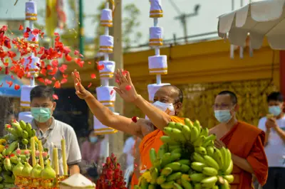 ประมวลภาพพิธีบวงสรวงองค์หลวงพ่อบ้านแหลม ปี ๒๕๖๔
