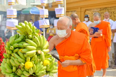ประมวลภาพพิธีบวงสรวงองค์หลวงพ่อบ้านแหลม ปี ๒๕๖๔