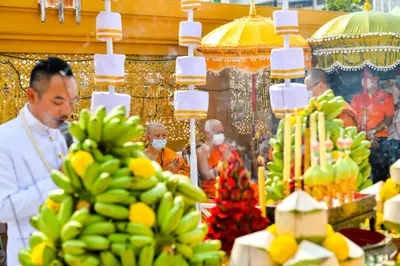 ประมวลภาพพิธีบวงสรวงองค์หลวงพ่อบ้านแหลม ปี ๒๕๖๔
