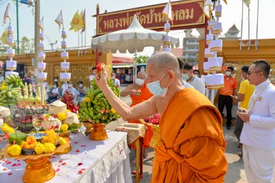 ประมวลภาพพิธีบวงสรวงองค์หลวงพ่อบ้านแหลม ปี ๒๕๖๔