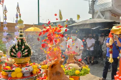 ประมวลภาพพิธีบวงสรวงองค์หลวงพ่อบ้านแหลม ปี ๒๕๖๔