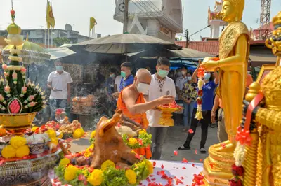ประมวลภาพพิธีบวงสรวงองค์หลวงพ่อบ้านแหลม ปี ๒๕๖๔