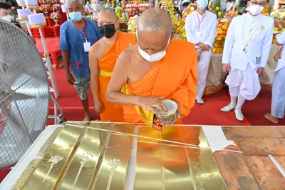 ประมวลภาพพิธีพุทธาภิเษกเหรียญหลวงพ่อโสธร ประทับหลังท้าวเวสสุวรรณโณ ปี ๒๕๖๔
