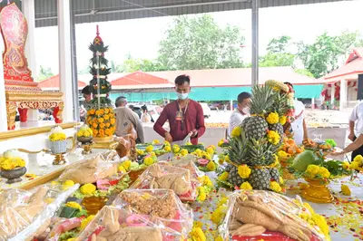 ประมวลภาพพิธีพุทธาภิเษกเหรียญหลวงพ่อโสธร ประทับหลังท้าวเวสสุวรรณโณ ปี ๒๕๖๔