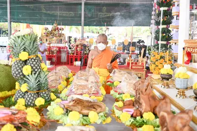 ประมวลภาพพิธีพุทธาภิเษกเหรียญหลวงพ่อโสธร ประทับหลังท้าวเวสสุวรรณโณ ปี ๒๕๖๔