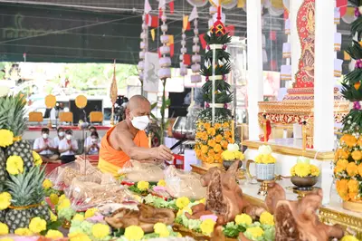 ประมวลภาพพิธีพุทธาภิเษกเหรียญหลวงพ่อโสธร ประทับหลังท้าวเวสสุวรรณโณ ปี ๒๕๖๔