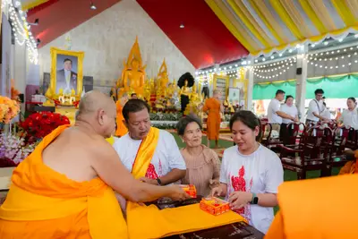 ภาพบรรยากาศพิธีทำบุญอายุวัฒนมงคล ๗๐ ปี พระสมุทรวชิรโสภณ วิ. (หลวงพ่ออิฏฐ์) วัดจุฬามณี ๑ สิงหาคม ๒๕๖๙ — ภาพที่ 60