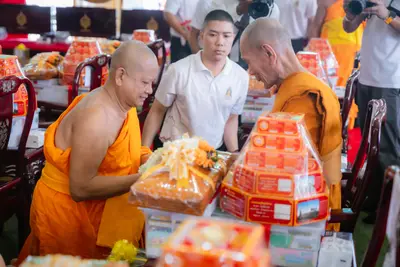 ภาพบรรยากาศพิธีทำบุญอายุวัฒนมงคล ๗๐ ปี พระสมุทรวชิรโสภณ วิ. (หลวงพ่ออิฏฐ์) วัดจุฬามณี ๑ สิงหาคม ๒๕๖๙ — ภาพที่ 83