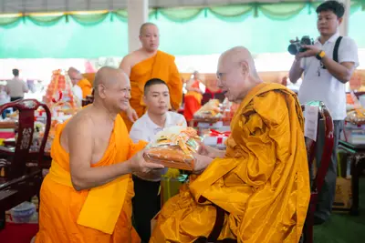 ภาพบรรยากาศพิธีทำบุญอายุวัฒนมงคล ๗๐ ปี พระสมุทรวชิรโสภณ วิ. (หลวงพ่ออิฏฐ์) วัดจุฬามณี ๑ สิงหาคม ๒๕๖๙ — ภาพที่ 90