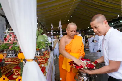 ภาพบรรยากาศพิธีทำบุญอายุวัฒนมงคล ๗๐ ปี พระสมุทรวชิรโสภณ วิ. (หลวงพ่ออิฏฐ์) วัดจุฬามณี ๑ สิงหาคม ๒๕๖๙ — ภาพที่ 95
