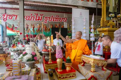 พิธีบวงสรวงองค์ท้าวเวสสุวรรณโณ ในงานทำบุญอายุวัฒนมงคล ๗๐ ปี พระสมุทรวชิรโสภณ วิ. (หลวงพ่ออิฏฐ์) วัดจุฬามณี ๑ สิงหาคม ๒๕๖๙