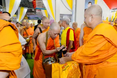ภาพบรรยากาศพิธีทำบุญอายุวัฒนมงคล ๗๐ ปี พระสมุทรวชิรโสภณ วิ. (หลวงพ่ออิฏฐ์) วัดจุฬามณี ๑ สิงหาคม ๒๕๖๙ (ชุดที่ ๒) — ภาพที่ 24