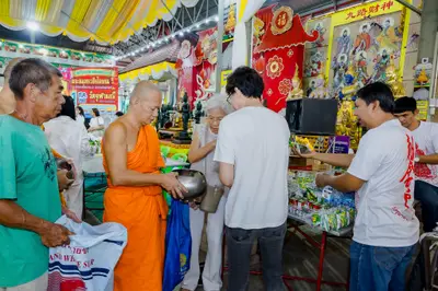 ภาพบรรยากาศพิธีทำบุญอายุวัฒนมงคล ๗๐ ปี พระสมุทรวชิรโสภณ วิ. (หลวงพ่ออิฏฐ์) วัดจุฬามณี ๑ สิงหาคม ๒๕๖๙ (ชุดที่ ๒) — ภาพที่ 30