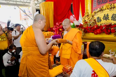 ภาพบรรยากาศพิธีทำบุญอายุวัฒนมงคล ๗๐ ปี พระสมุทรวชิรโสภณ วิ. (หลวงพ่ออิฏฐ์) วัดจุฬามณี ๑ สิงหาคม ๒๕๖๙ (ชุดที่ ๒) — ภาพที่ 70