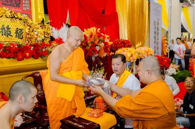 ภาพบรรยากาศพิธีทำบุญอายุวัฒนมงคล ๗๐ ปี พระสมุทรวชิรโสภณ วิ. (หลวงพ่ออิฏฐ์) วัดจุฬามณี ๑ สิงหาคม ๒๕๖๙ (ชุดที่ ๒) — ภาพที่ 71
