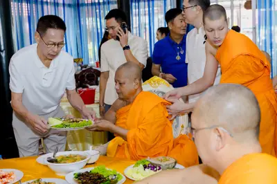 ภาพบรรยากาศพิธีทำบุญอายุวัฒนมงคล ๗๐ ปี พระสมุทรวชิรโสภณ วิ. (หลวงพ่ออิฏฐ์) วัดจุฬามณี ๑ สิงหาคม ๒๕๖๙ (ชุดที่ ๒) — ภาพที่ 157