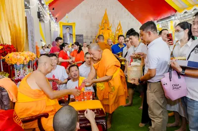ภาพบรรยากาศพิธีทำบุญอายุวัฒนมงคล ๗๐ ปี พระสมุทรวชิรโสภณ วิ. (หลวงพ่ออิฏฐ์) วัดจุฬามณี ๑ สิงหาคม ๒๕๖๙ (ชุดที่ ๒) — ภาพที่ 170
