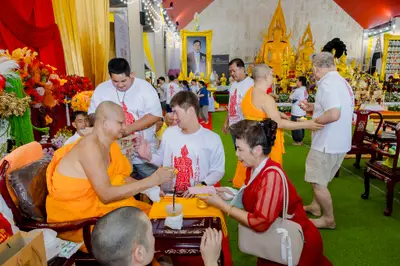 ภาพบรรยากาศพิธีทำบุญอายุวัฒนมงคล ๗๐ ปี พระสมุทรวชิรโสภณ วิ. (หลวงพ่ออิฏฐ์) วัดจุฬามณี ๑ สิงหาคม ๒๕๖๙ (ชุดที่ ๒) — ภาพที่ 191
