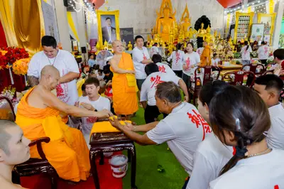 ภาพบรรยากาศพิธีทำบุญอายุวัฒนมงคล ๗๐ ปี พระสมุทรวชิรโสภณ วิ. (หลวงพ่ออิฏฐ์) วัดจุฬามณี ๑ สิงหาคม ๒๕๖๙ (ชุดที่ ๒) — ภาพที่ 196