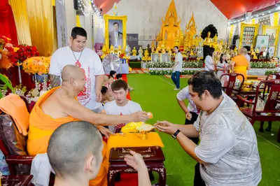 ภาพบรรยากาศพิธีทำบุญอายุวัฒนมงคล ๗๐ ปี พระสมุทรวชิรโสภณ วิ. (หลวงพ่ออิฏฐ์) วัดจุฬามณี ๑ สิงหาคม ๒๕๖๙ (ชุดที่ ๒) — ภาพที่ 200