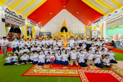 พิธีมอบทุนการศึกษาแก่นักเรียนนักศึกษา ในงานทำบุญอายุวัฒนมงคล ๗๐ ปี พระสมุทรวชิรโสภณ วิ. (หลวงพ่ออิฏฐ์) วัดจุฬามณี ๑ สิงหาคม ๒๕๖๙